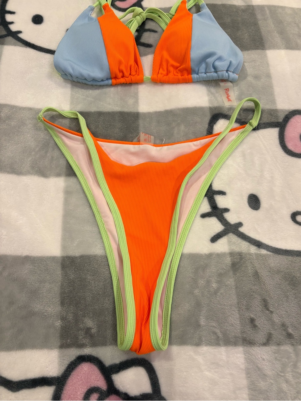 Romwe Colorblock Ribbed Triangle Bikini - Picture 2 of 8